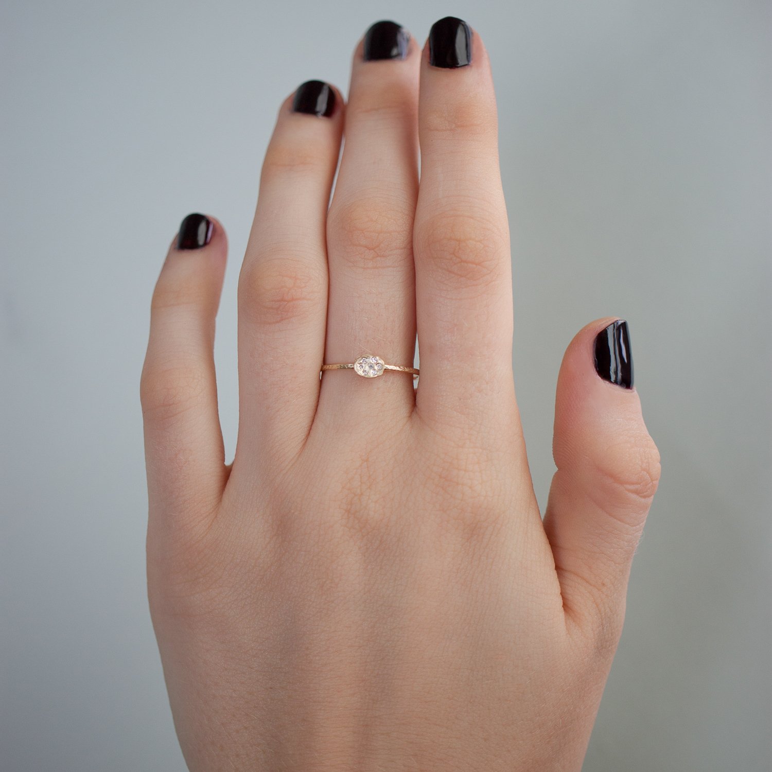 Victoria Cunningham: Ring, 1 Small Gold Flake, Diamonds, 14K yellow gold