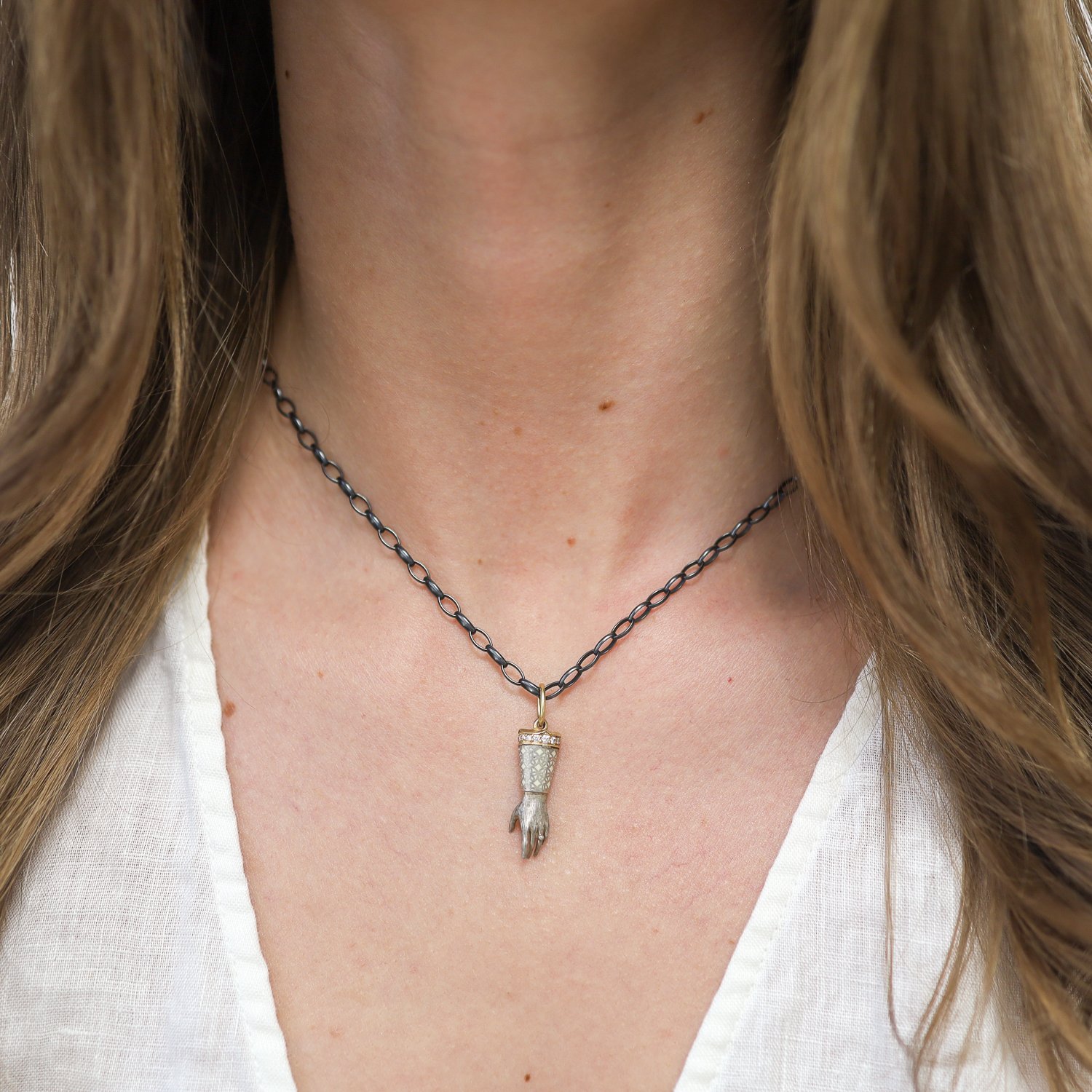 Erica Molinari Trunk Show:18k diamond topped ss ivory enamel hand-.175cts