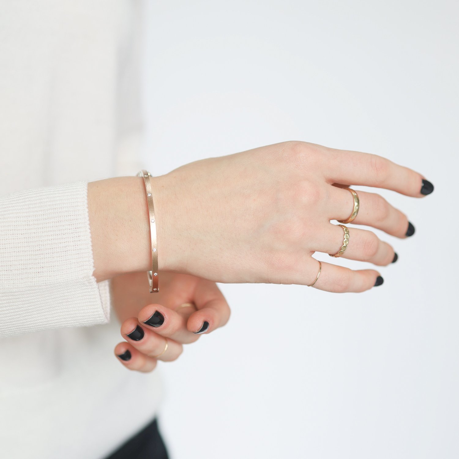 Rene Escobar:CAROL,BANGLE 2.5MM YG FRONT & RG BACK SET WITH 0.28CT IN DIAMONDS