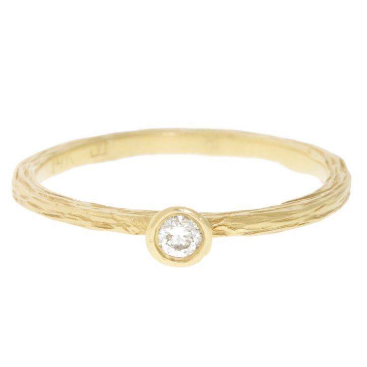 Victoria Cunningham Trunk show : Ring, Round Solitaire Diamond, Textured band, 14K yellow gold