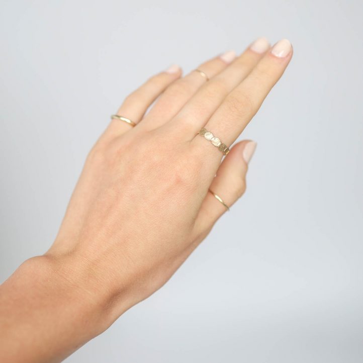 Victoria Cunningham Trunk Show: Ring, Flakes, Medium, 14K yellow gold