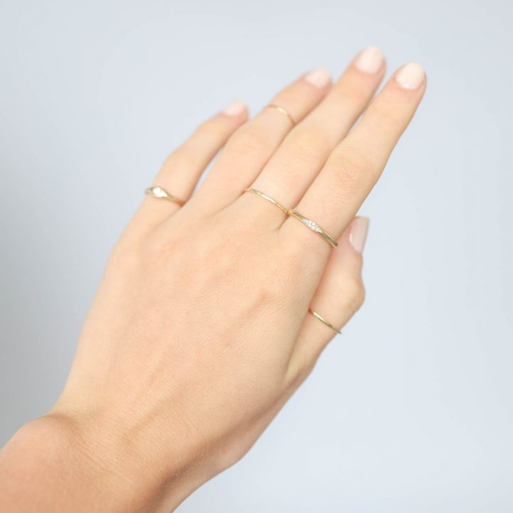 Victoria Cunningham Trunk show : Ring, Stacking Band, 6 Pavé diamonds, 14K yellow gold