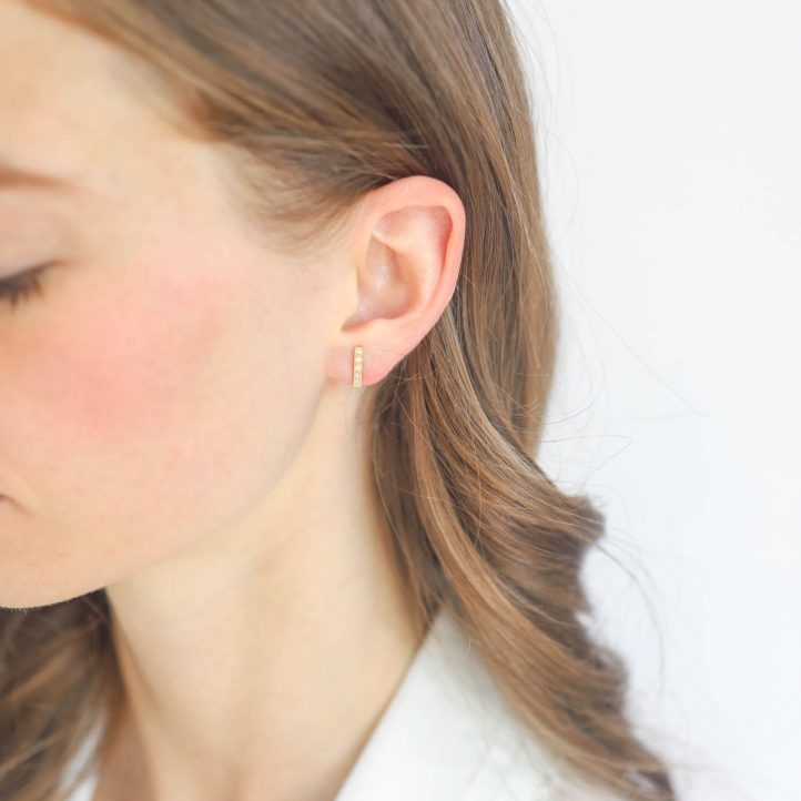 Victoria Cunningham Trunk Show: Earrings, Medium Pavé Bar, 14K yellow gold, Measures 7/16 x 1/16