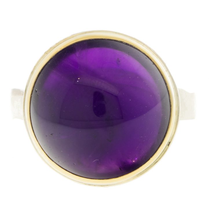 Jamie Joseph: Sterling & 14K Gold Ring w/ Medium Round Smooth AMETHYST on Soft Live Edge Band, size 7.25, 5/8" in diameter