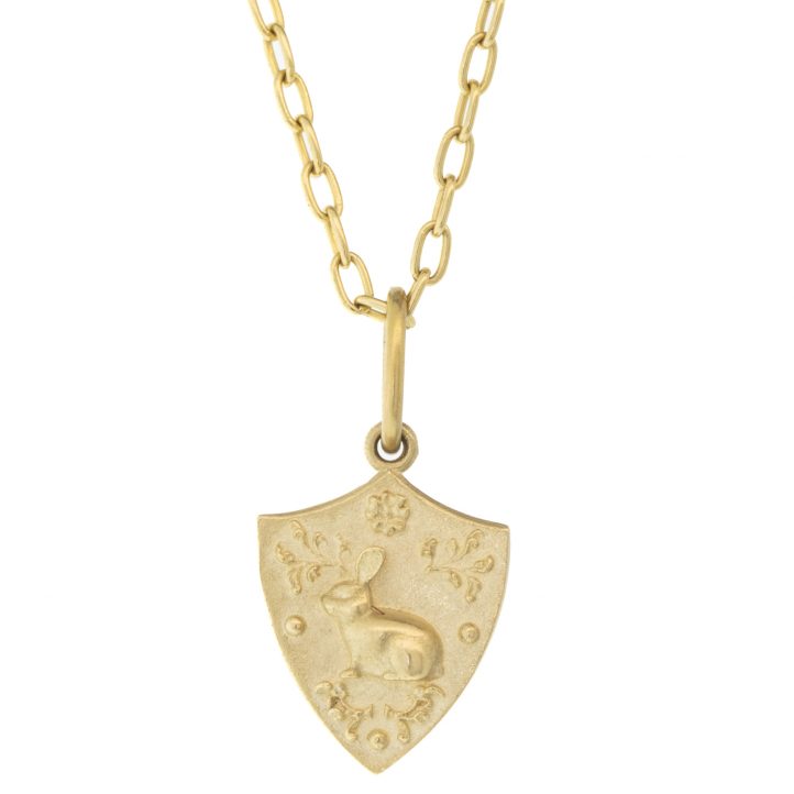 Erica Molinari Trunk Show: 14K small shield bunny 'love'