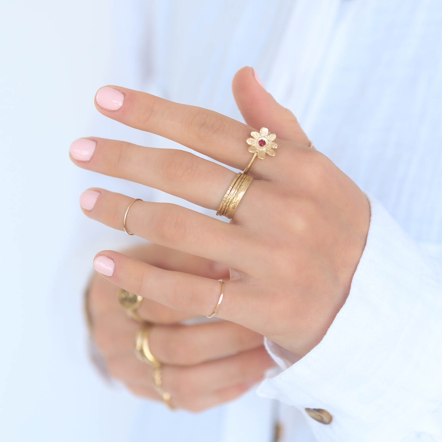 Victoria Cunningham Trunk Show:14k medium daisy ring and ruby