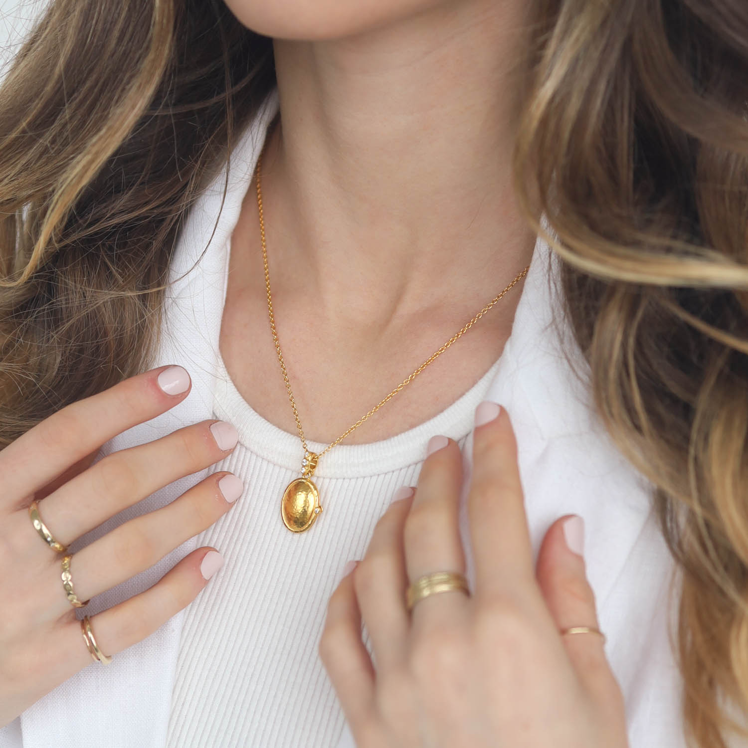 Gurhan: Necklace, Pendant, 22K gold featuring brilliant cut white diamonds, TCW .152, oval/smallversion, 18k gold with 18K gold mini lobster clasp