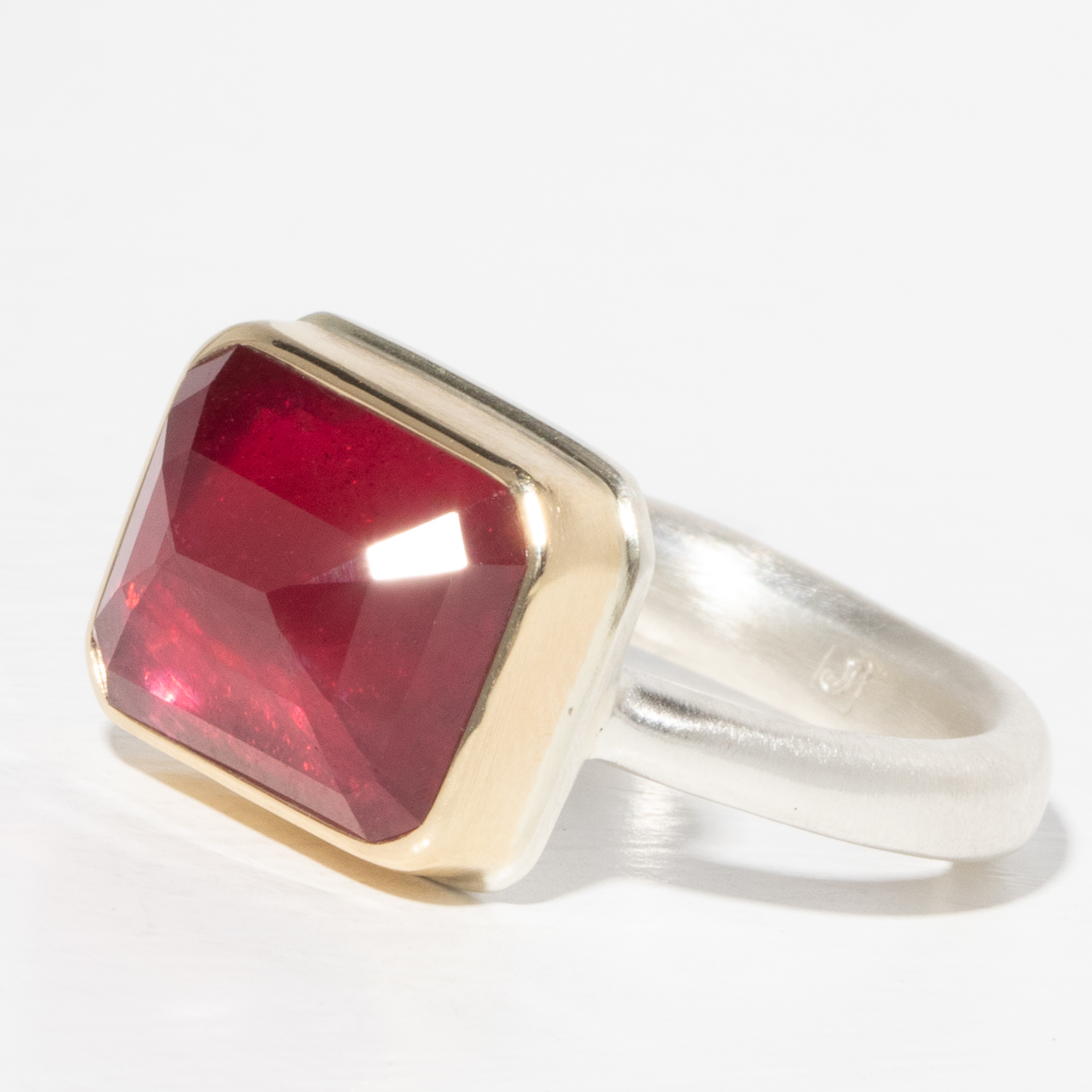 Jamie Joseph Trunk Show 2025: Ring 252, AFRICAN RUBY, size 7, 1/2" x 7/16"