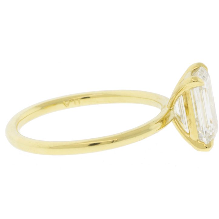 ILA UNBRIDALED : Solitaire Engagement Ring,Lab Grown 2.00ct F/VS1 Emerald,18k Yellow Gold,Size,6.5
