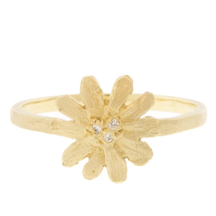 Victoria Cunningham Trunk Show: 14K small daisy cigar, Size 6 1/2, Daisy measures 3/8" x 3/8"