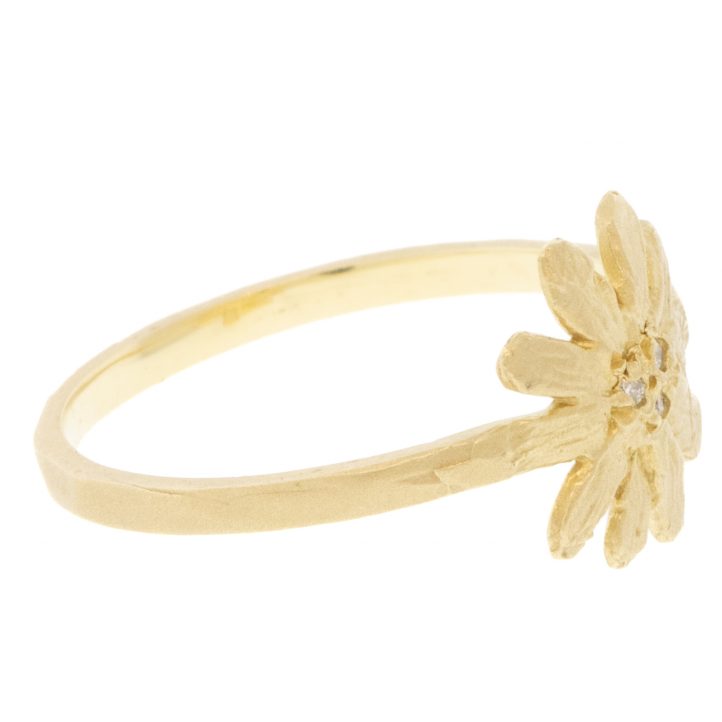 Victoria Cunningham Trunk Show: 14K small daisy cigar, Size 6 1/2, Daisy measures 3/8" x 3/8"