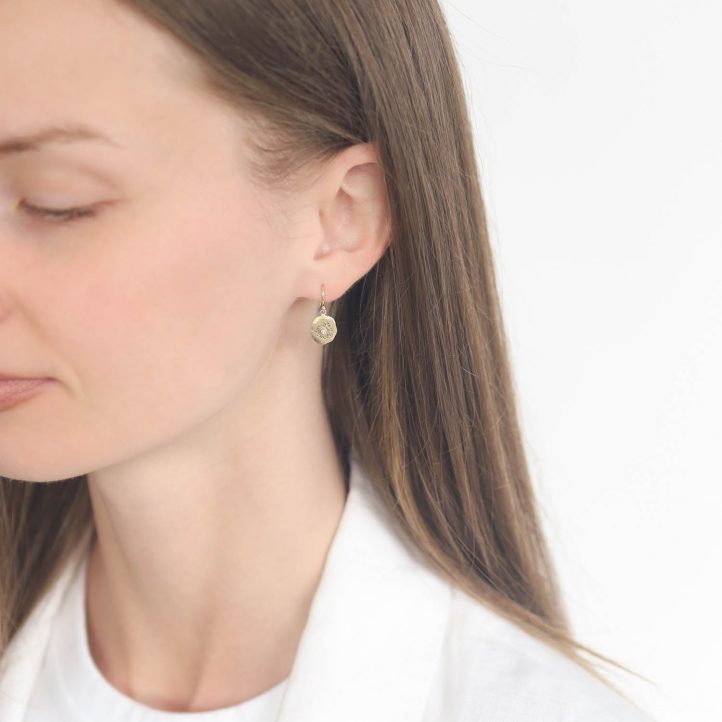 Victoria Cunningham Trunk Show: 14k corona earrings3/4 x 5/16