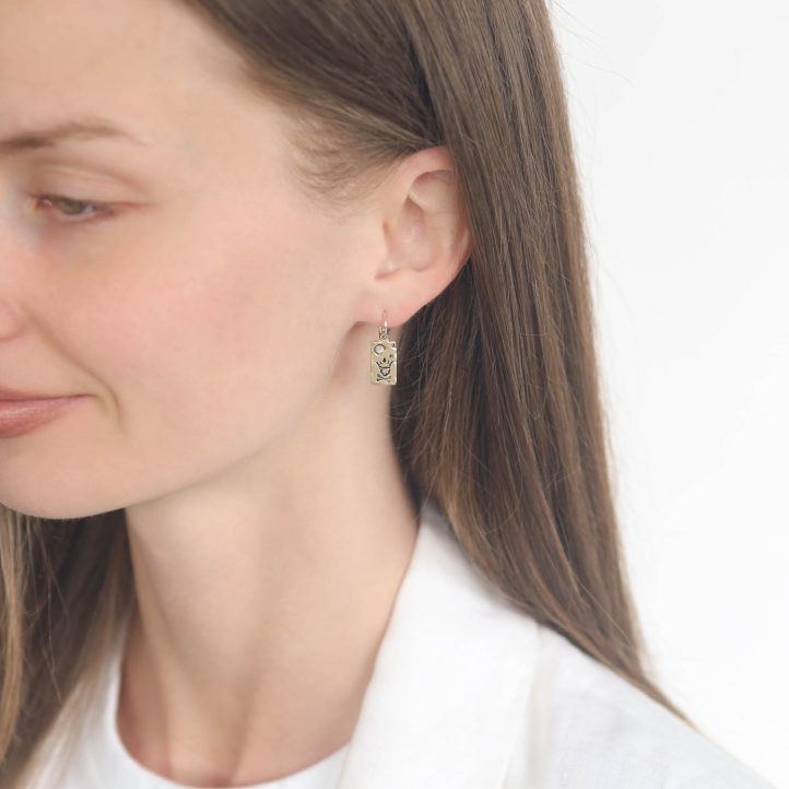 Victoria Cunningham Trunk Show: 14K transcendence earrings 7/8 x 5/16