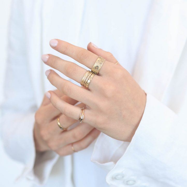 Victoria Cunningham:14K leo ring, Size 8 1/4, Width 5/16"