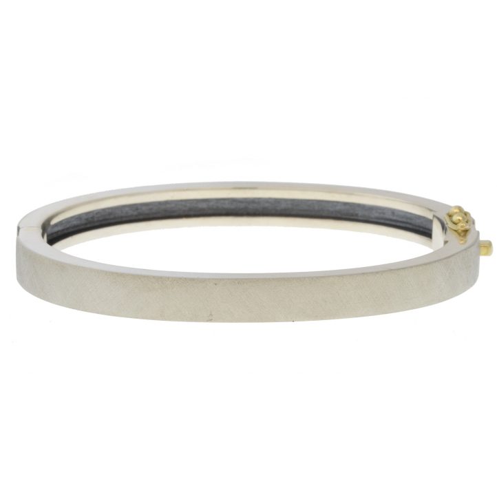 Rene Escobar: Bracelet, ORLY,6MM WG FRONT & WG BACK BANGLE SET WITH 0.14CT IN DIAMONDS