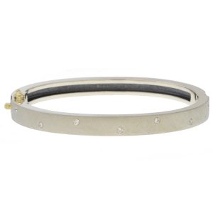 Rene Escobar: Bracelet, ORLY,6MM WG FRONT & WG BACK BANGLE SET WITH 0.14CT IN DIAMONDS