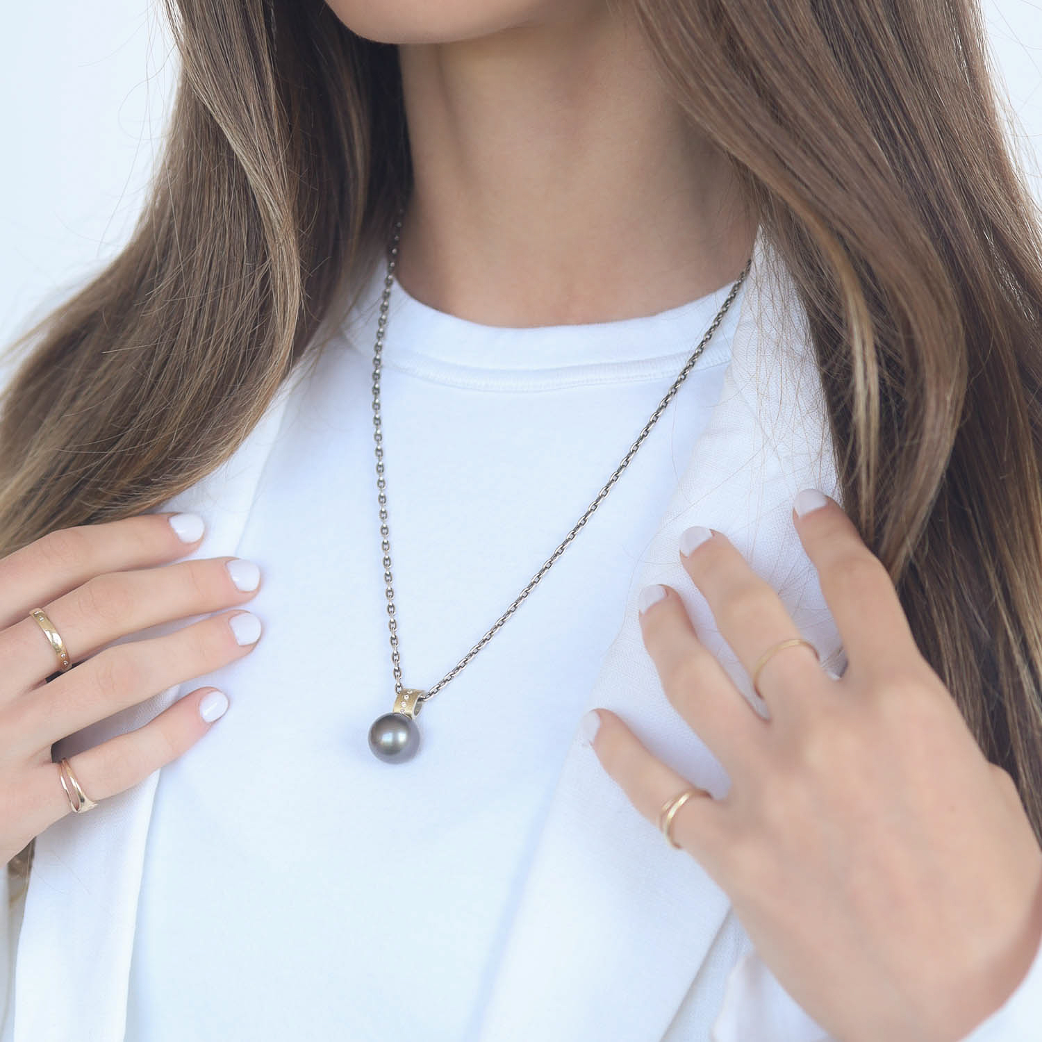 Rene Escobar:PENDANT,14MM TAHITIAN GRAY PEARL & YG BAIL SET WITH 0.08CT IN DIAMONDS