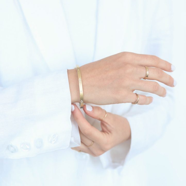 Rene Escobar: Bracelet, SHAYNA,4MM YG FRONT & YG BACK BANGLE SET WITH 0.18CT IN DIAMONDS