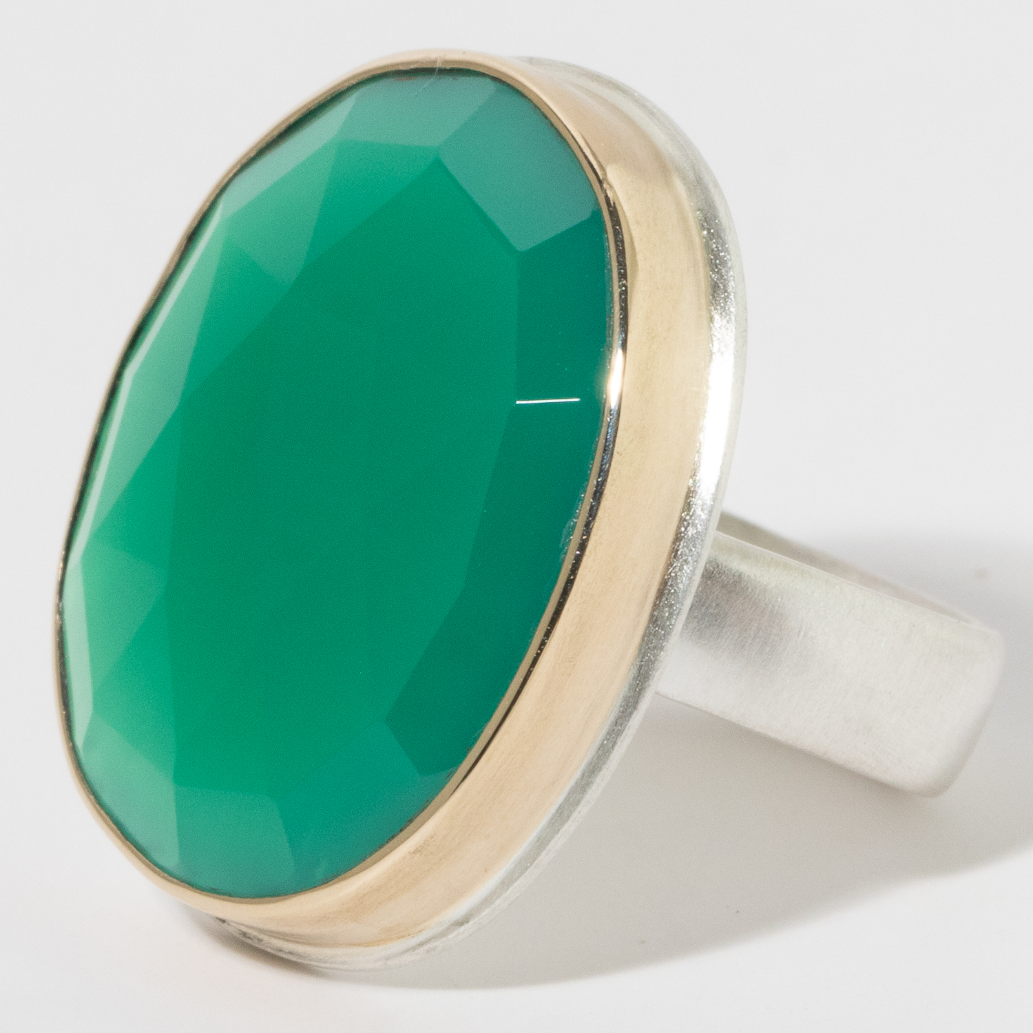 Jamie Joseph: Sterling & 14K Gold Ring, Vertical Oval Rose Cut GREEN ONYX on Comfort Band size 7, 15/16" x 3/4"
