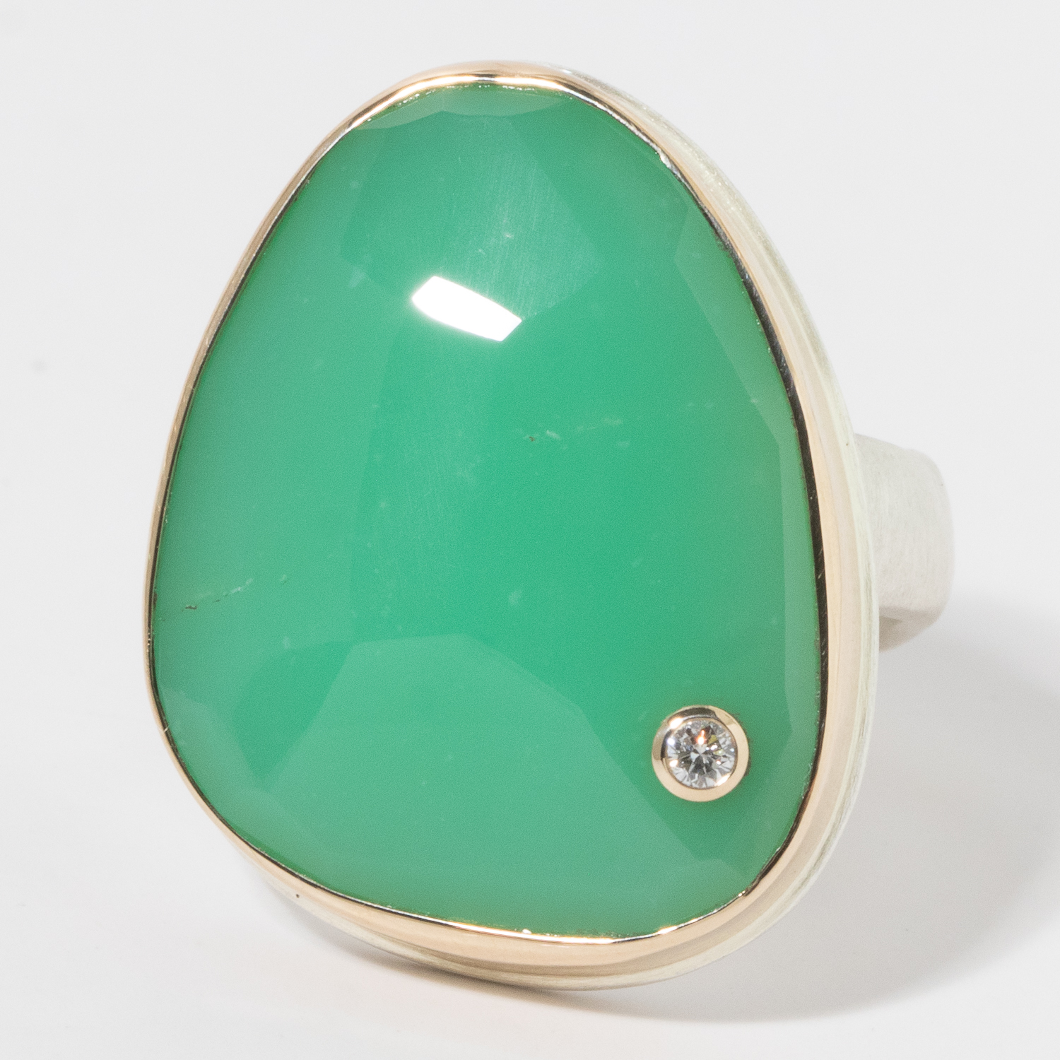 Jamie Joseph: Sterling & 14K Gold Ring, Large Vertical, Faceted CHRYSOPRASE, w/ .03ct Diamond size 8.25, 15/16" x 11/16"