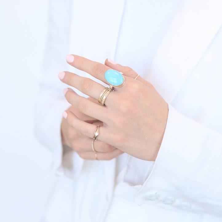 Jamie Joseph: Sterling & 14K Gold Ring, Vertical Oval Smooth SLEEPING BEAUTY TURQUOISE on Middle Groovy Band size 7.5, 13/16" x 9/16"