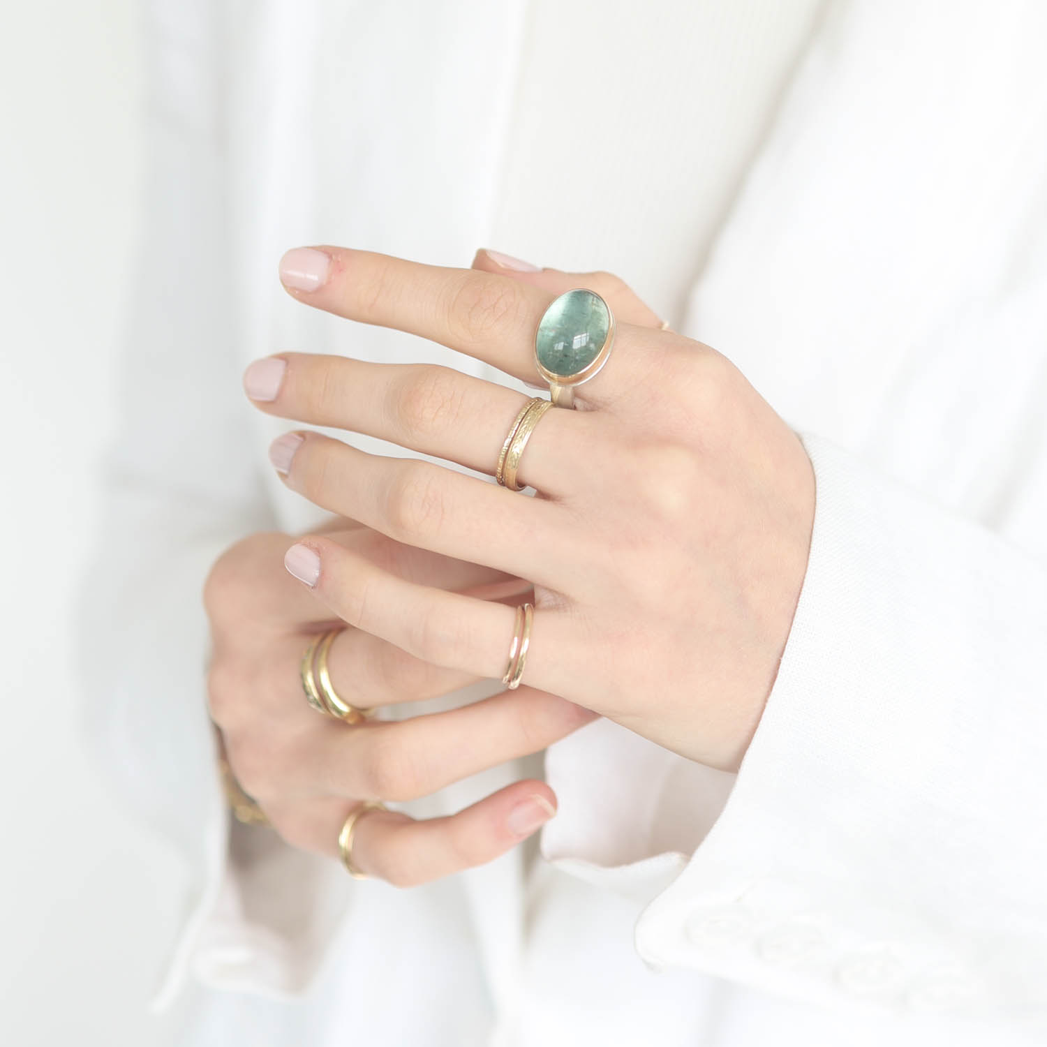 Jamie Joseph:Sterling & 14K Gold Ring w/ Smooth Oval MOSSAQUAMARNE on Live Edge Band,sz 7.5,1/2 x 11/16