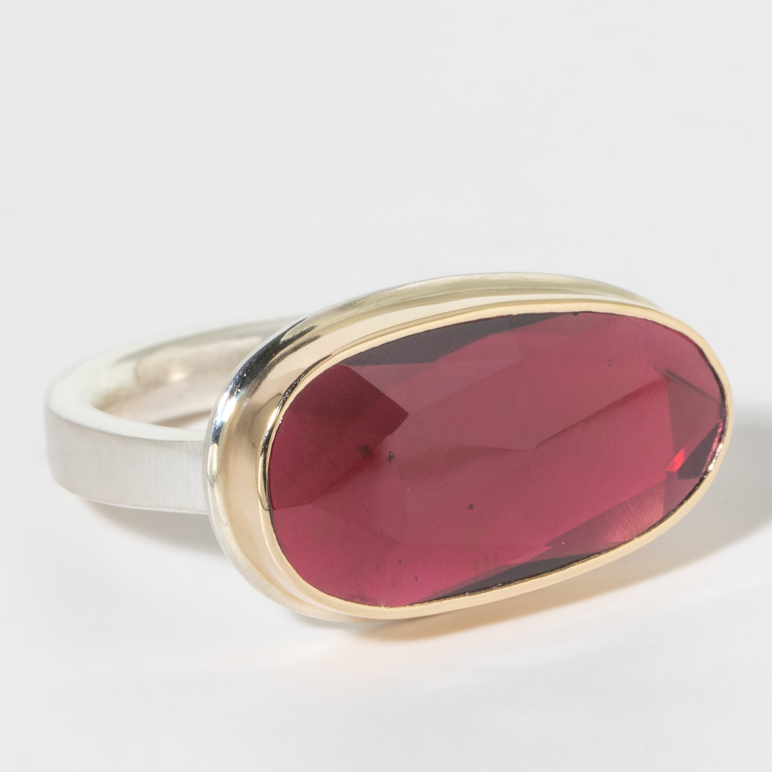 柴田ひかり　Haim GAGAN Garnet wave ring 11号 柴田ひかり Haim GAGAN Garnet wave ring 11号 柴田ひかり Haim GAGAN