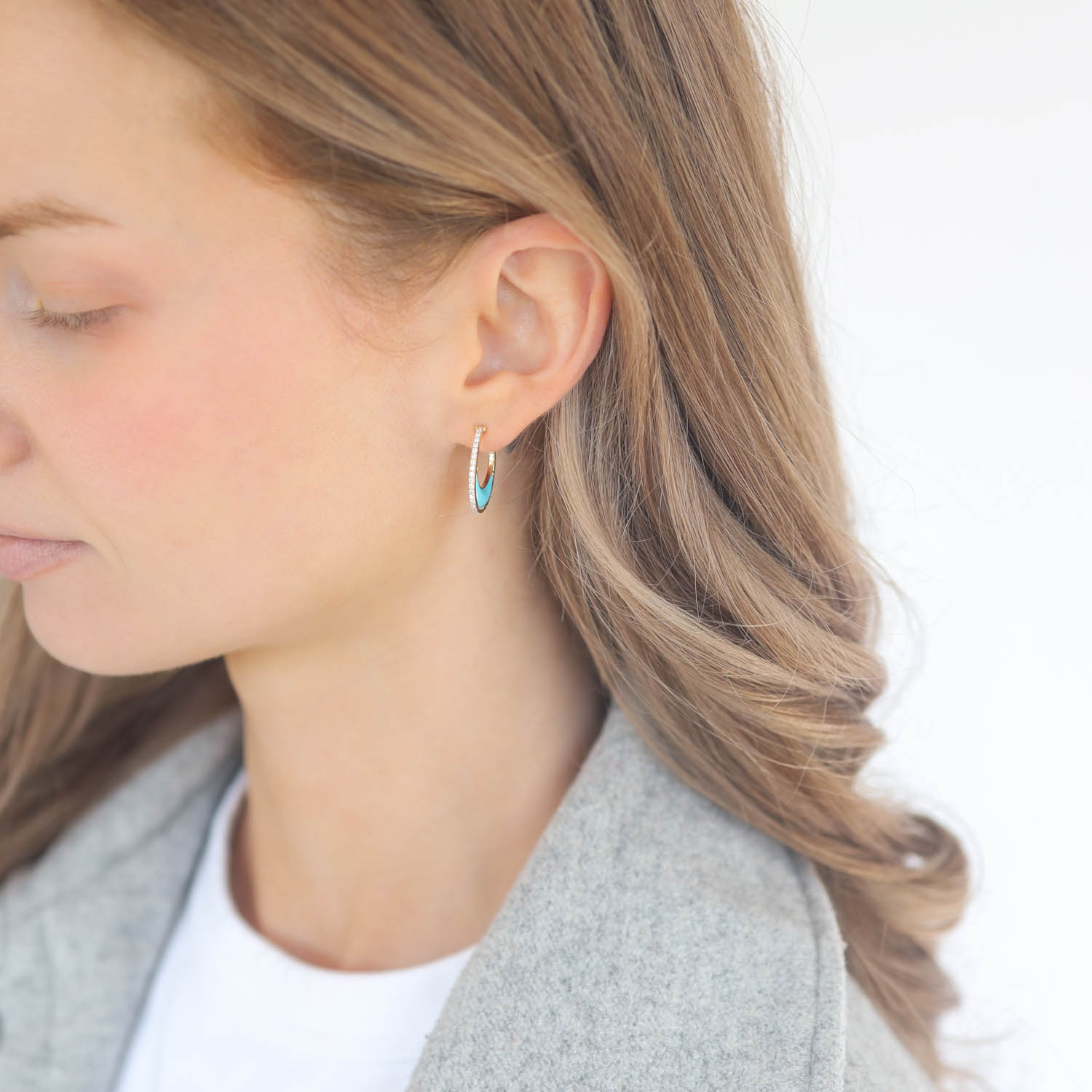 L'atelier Nawbar:Bloop Earrings Size 3,Handmade 18K gold earrings inlaid with turquoise stones encrusted in 0.2 ct of round white diamonds . Weight 2 gr