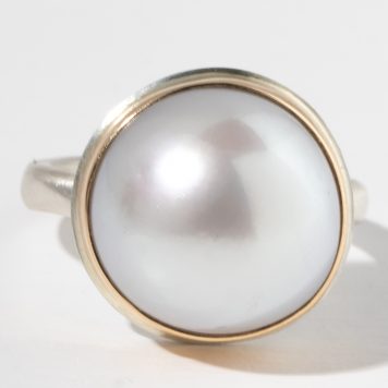 Jamie Joseph:Sterling & 14K Gold Ring w/ White SOUTH SEA PEARL on Middle Organic Band, size 7.25, 9/16" diameter