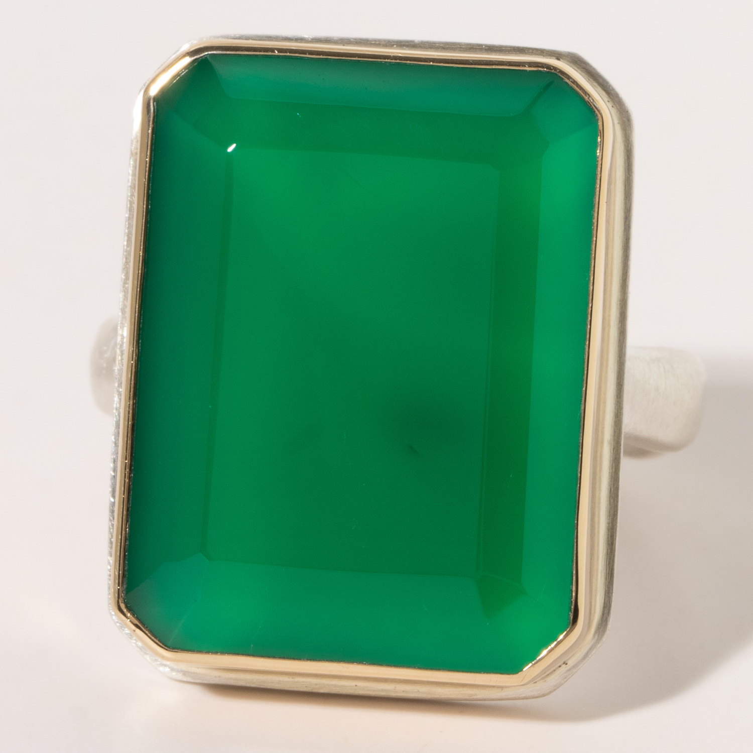 Jamie Joseph:Sterling & 14K Gold Ring w/ Vertical Rectangular Table up GREEN ONYX on Middle Groovy Band, size 7, 13/16 x 9/16