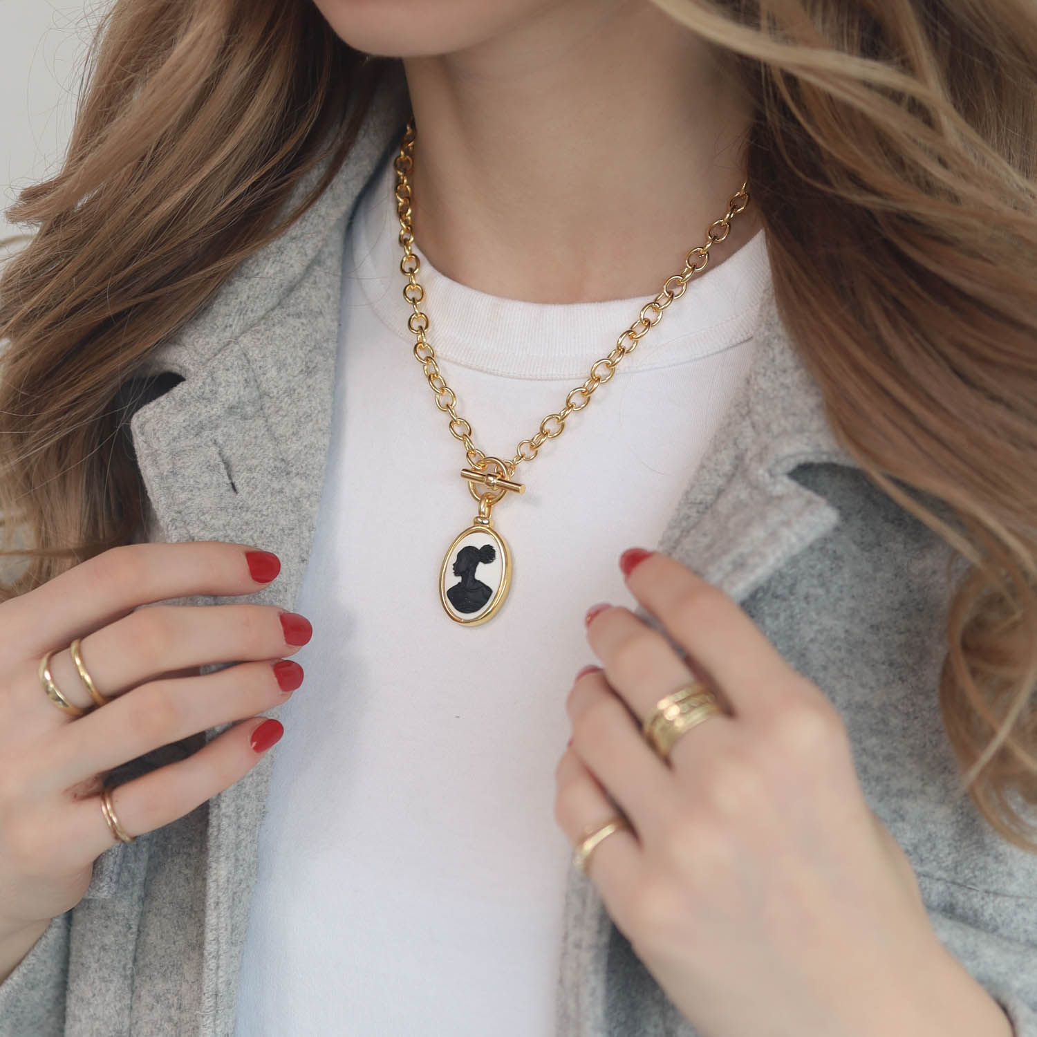 Catherine Canino: Classic Cameo Cable Necklace, 17" - Noir Lady