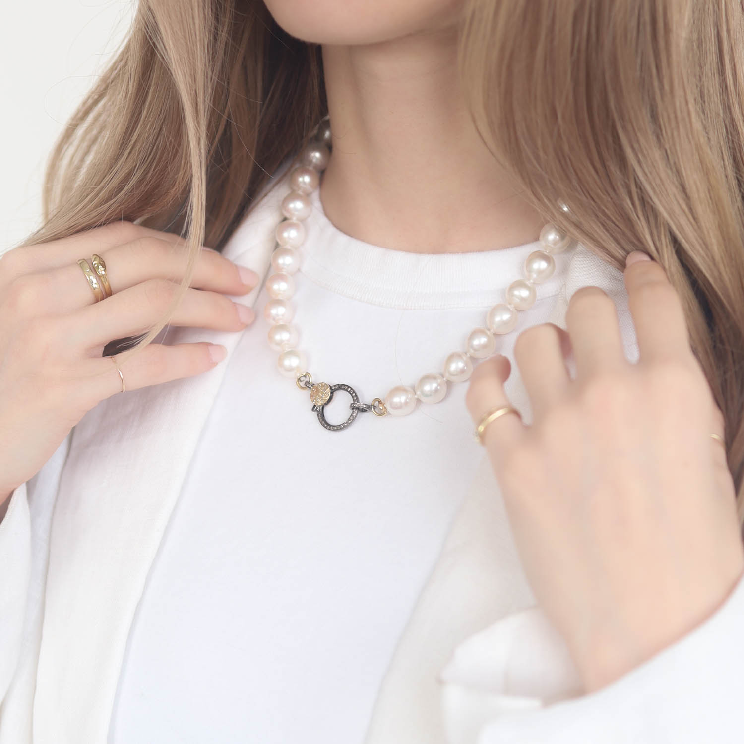 Alison Shiboski:White round FWP Pearl strand,18k SS Diamond clasp