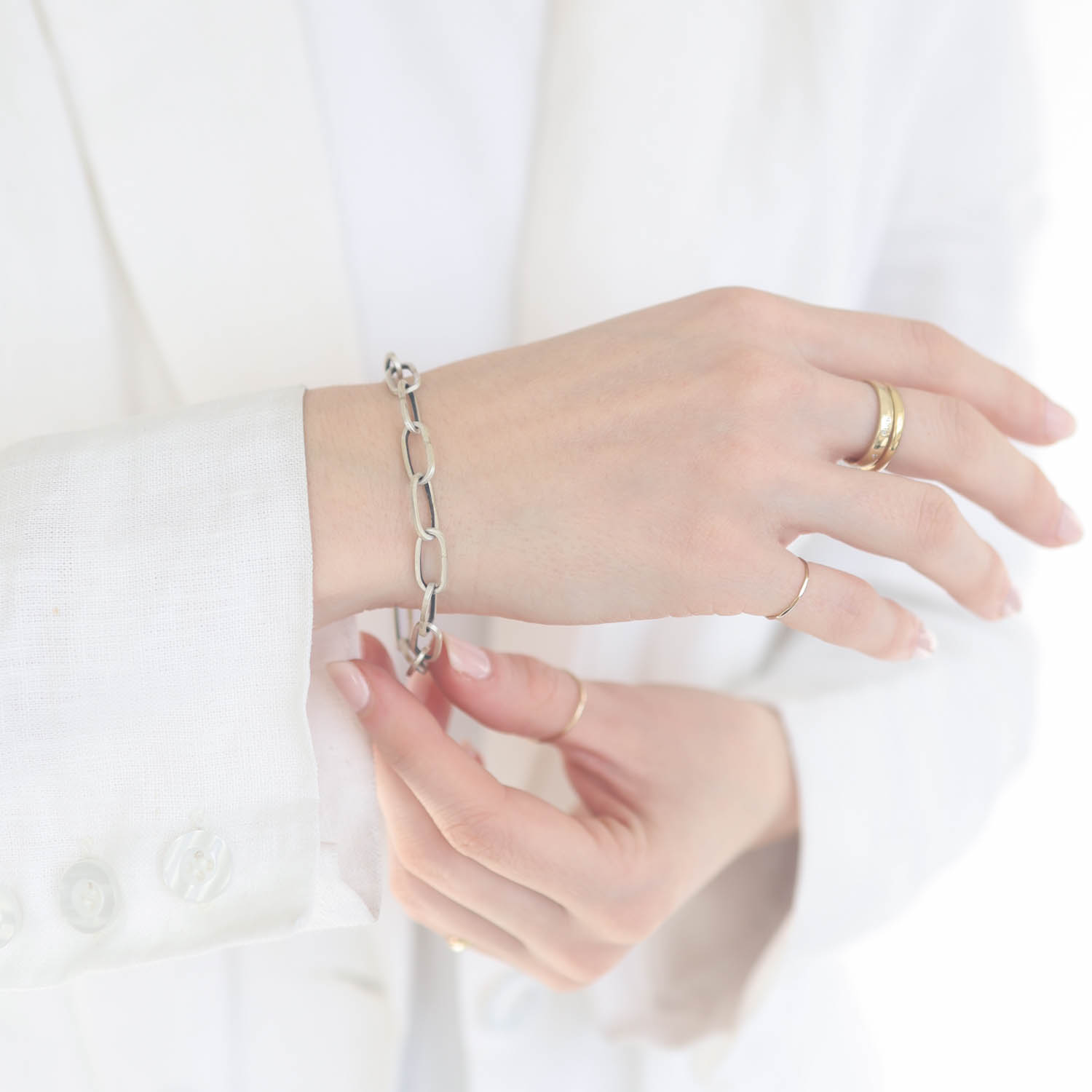 Jane Diaz: Long oval link bracelet, 7"