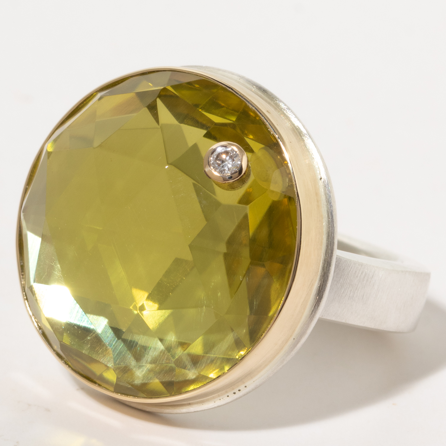 Jamie Joseph:Sterling & 14K Gold Ring w/ Round Rose Cut LEMON QUARTZ on comfort Y Band, sz 7.25, 3/4 diameter