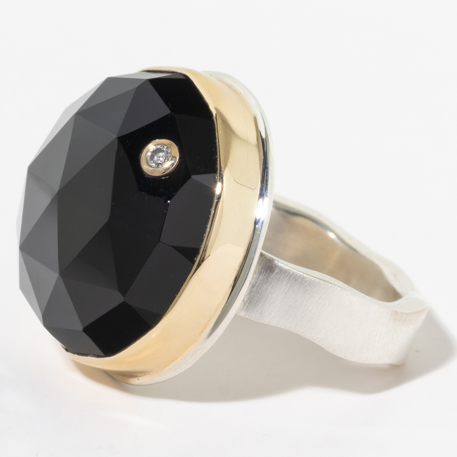Jamie Joseph :Sterling & 14K Gold Ring w/ Round Rose Cut BLACK ONYX & .03 ct. Diamond on Live Edge Band, sz 8, 3/4 diameter