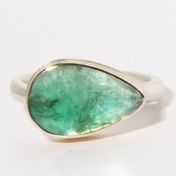 Jamie Joseph:Sterling & 14K Gold Ring w/ Smooth TearDrop EMERALD on Middle Organic Ring
