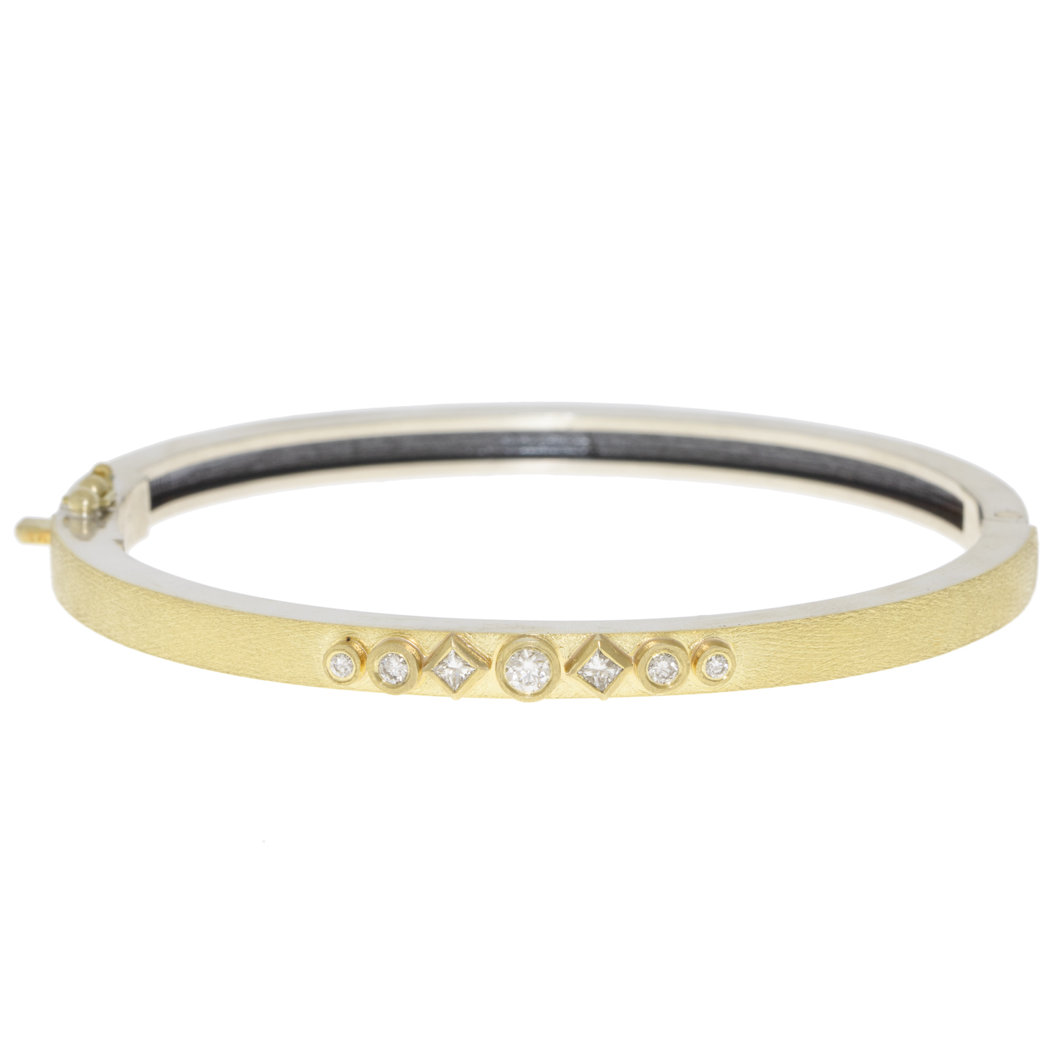 Rene Escobar:PETRA bangle,4mm,0.45 CT Diamonds
