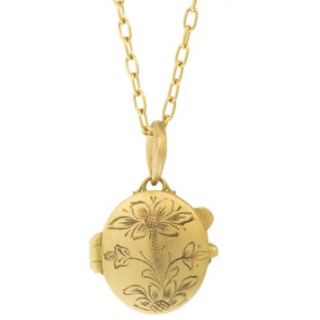 Erica Molinari Trunk show:18K Baby Hand engraved locket