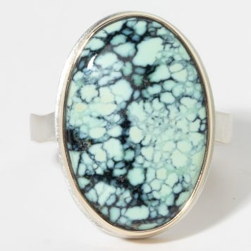 Jamie Joseph:Sterling & 14K Gold Ring w/ Smooth, Oval VErtical VARISCITE on Skinny Live Edge Band