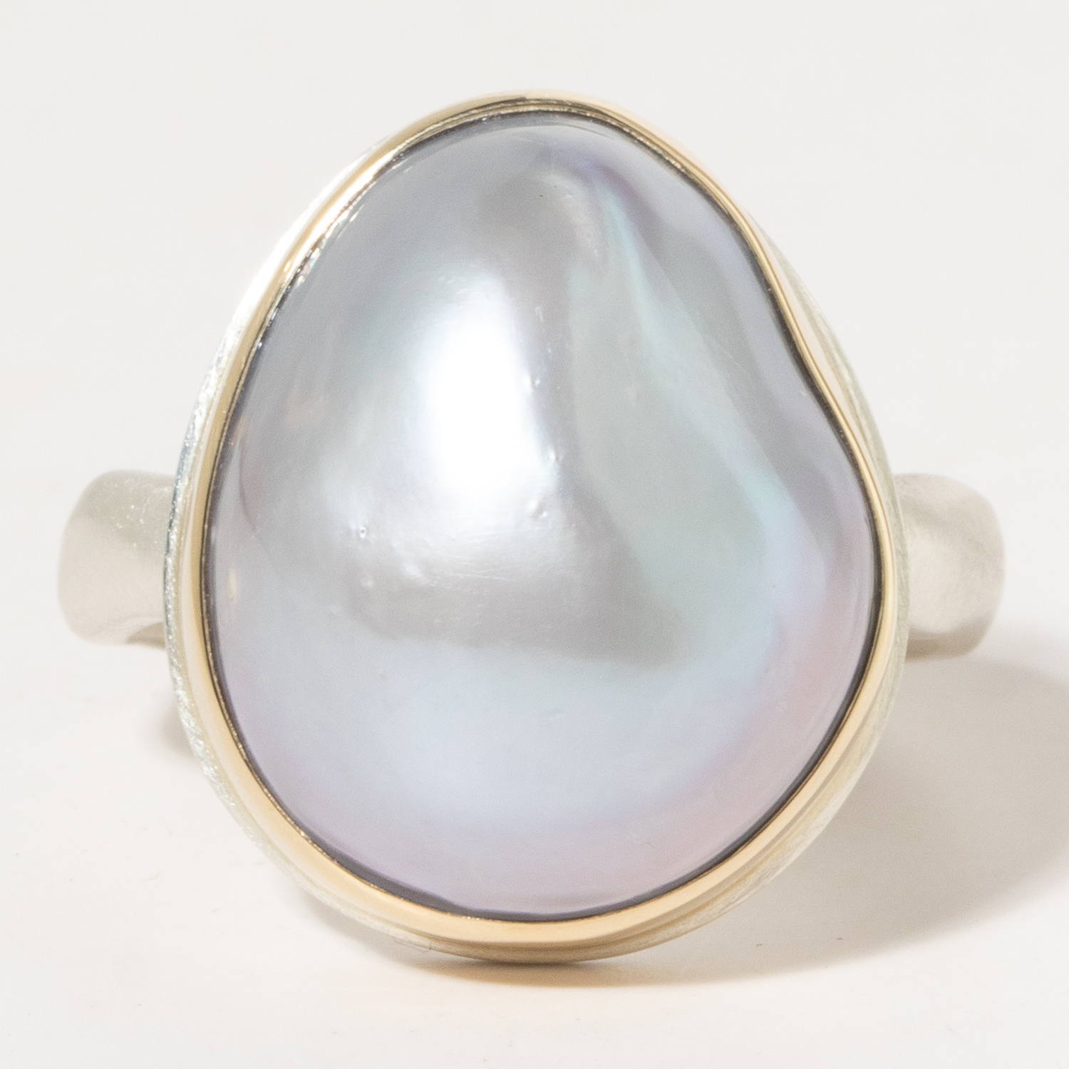 Jamie Joseph:Sterling & 14K Gold Ring w/ Vertical GREY BAROQUE PEARL on Middle Organic Band